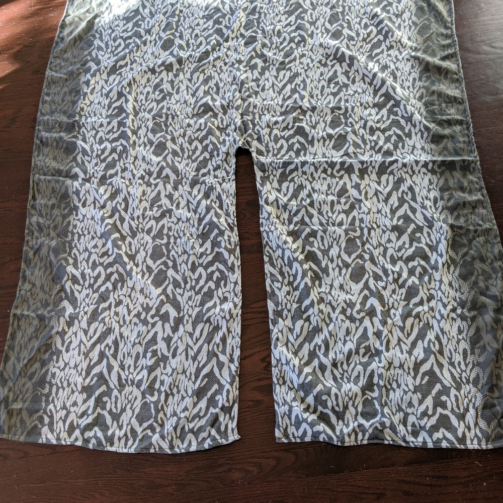 Beautiful Wrap - Picture 4 of 4